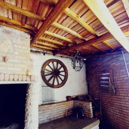 Konukevi Il Colle Degli Ulivi 3*